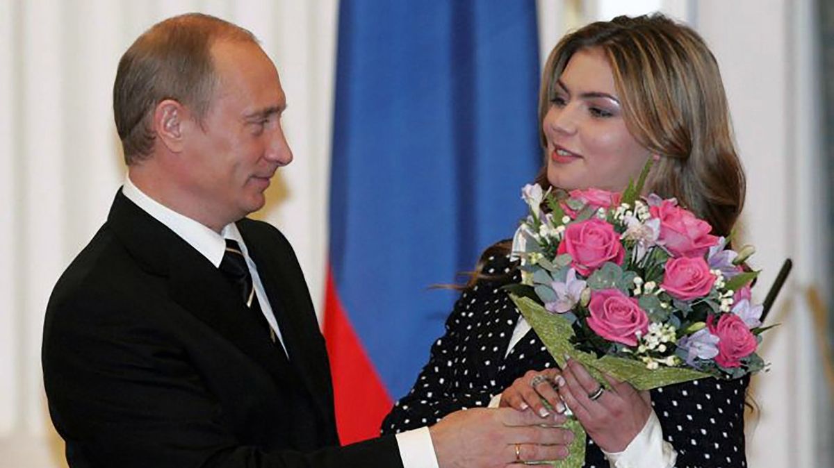 Putinova domnělá milenka se vynořila z ústraní. Slavila ruské hrdinství